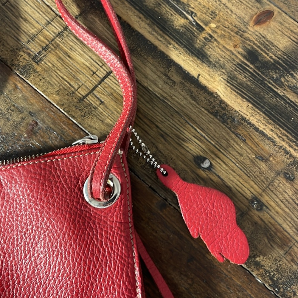 Roots pebbled leather red purse with long crossbody strap.  Made in Canada - Picture 5 of 17